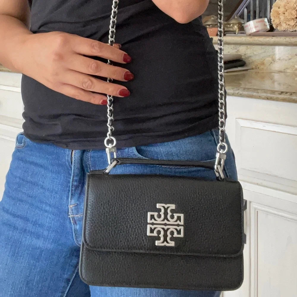 Tory Burch reposhing this